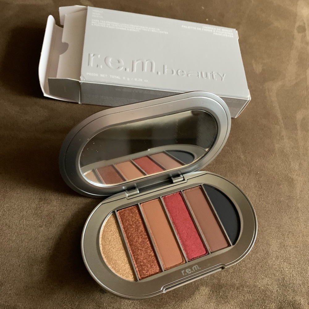 NIB r.e.m. beauty principessa Midnight Shadows Eyeshadow Palette Makeup